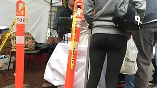 Нааштай эрэгтэй охин Cumshot нүдэнд булэг