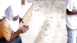 Би ажил дээрээ хөхсөн, дараа нь шийдсэн сууж дээр хойлог