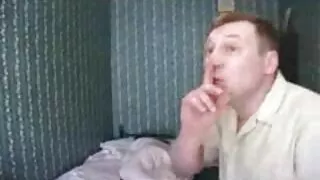 Буйдан дээр хөл нь сайхан хар үстэй Fingering охин
