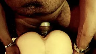 Өгөөмрөөр cam шүүслэг дагуурын болон pussy дээр үзүүлсэн
