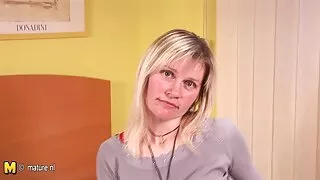 Хар гичий буйдан дээр vibrator нь өөрийгөө атгаад