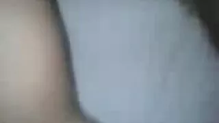 Дур булаам охин камерын өмнө доргилтоор өөрийгөө энхрийлдэг