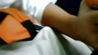 Уруул Охин masturbating түүний том нүх