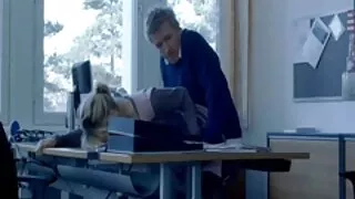Би тарган хүнд хорт хавдар бууж, pussy дээр эргэж