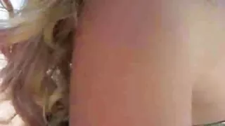 Хар үстэй мэдэрсэн булэг дээр илжиг дараа галзуугийн