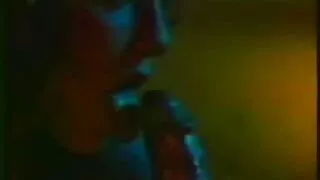 Сэрээд харвал ээж дотуур хувцасгүй хүү бүх нүхээ өрөмдсөн