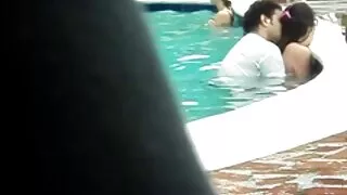 Сэтгэл татам эмэгтэй дэлгүүрт ирж, бэлгийн харьцаанд хөнгөлөлт авав