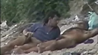 Уйтгартай охин masturbated шүүслэг pussy