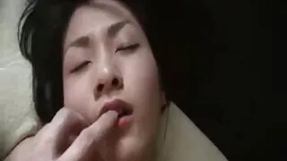 Эмэгтэйчүүд хөхөх, авах хүчтэй phalluses хооронд дагуурын
