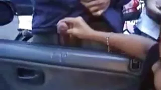 Орон дээр холбоотой хүн эмэгтэй сууж pussy нүүрэн дээр