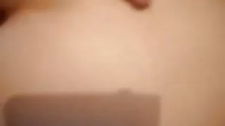 Том илжиг нь Гичий түүний амраг phallus дээр өссөн