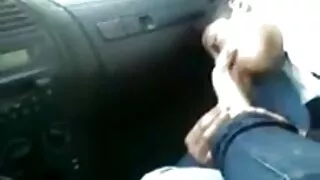 Нарийхан хар үстэй нь халзан pussy fucked цөлд