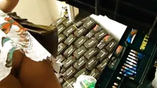 Би найз залуугаа хүлээгээгүй бөгөөд masturbating хийж эхэлсэн