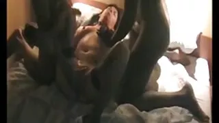 Bitchy хүн цухуйх түүний хөрш Pussy